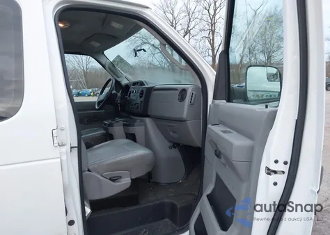 2011 Ford E-350 Super Duty Xl z USA, uszkodzony, nr VIN 1FBSS3BL7BDB31423